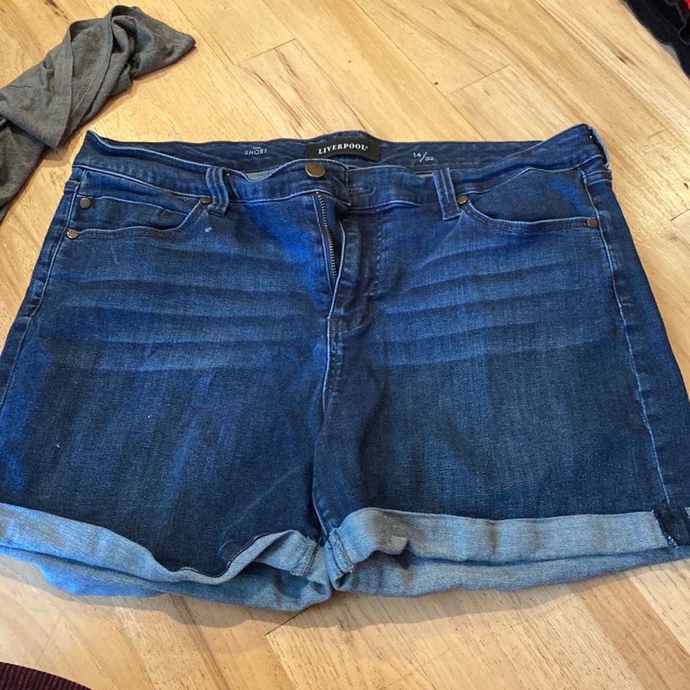 Liverpool shorts super comfy only worn a few times